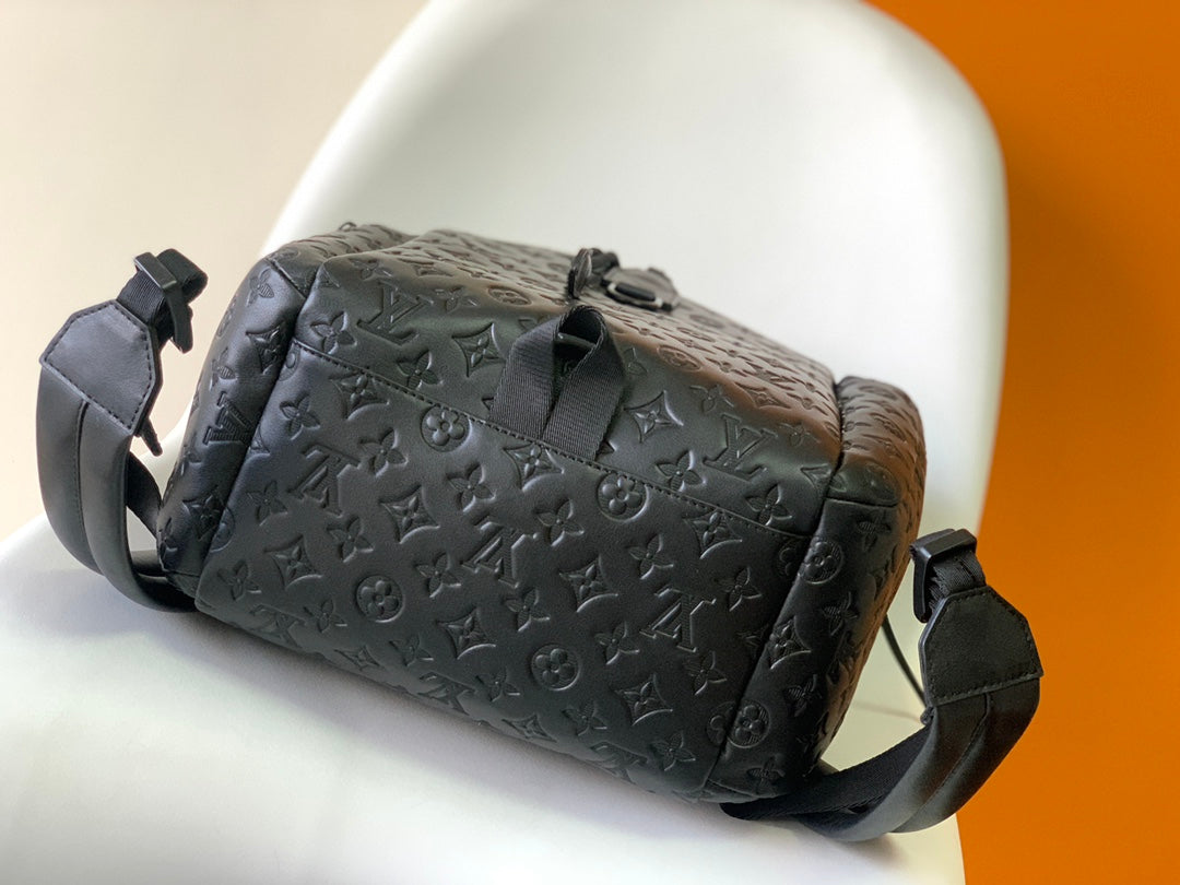 DISCOVERY BACKPACK 54 IN BLACK EMBOSSED MONOGRAM CALFSKIN