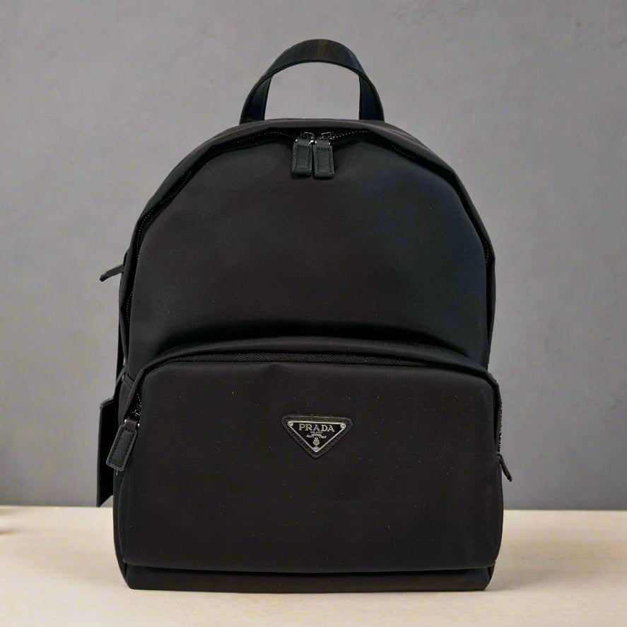 FRONT ZIP POCKET BACKPACK 35 IN BLACK RE-NYLON